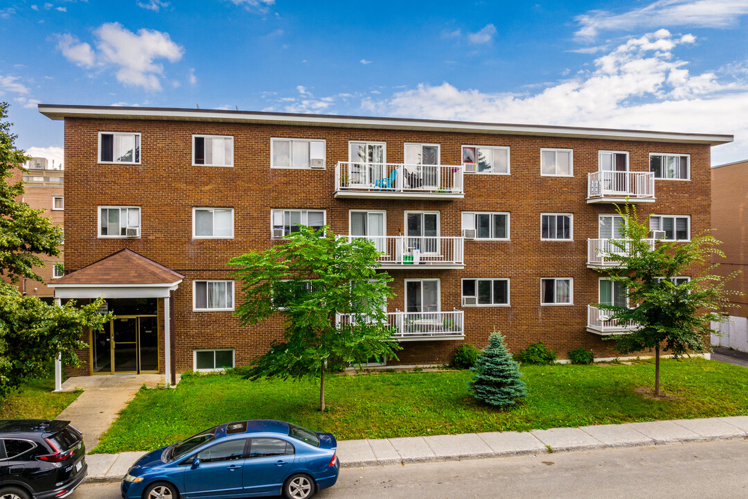 7780 Trémolières Av in Montréal, QC - Building Photo