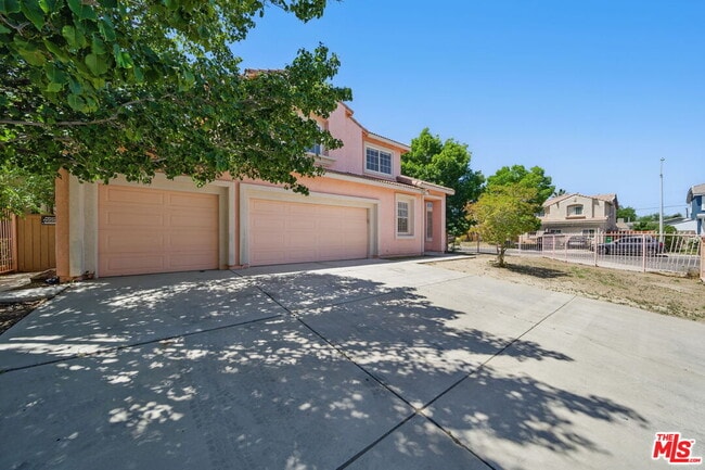 3702 Las Palmas Ave in Palmdale, CA - Building Photo - Building Photo