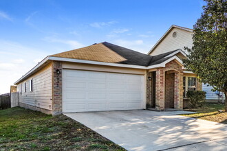 3835 Torey Mesquite in San Antonio, TX - Building Photo - Building Photo