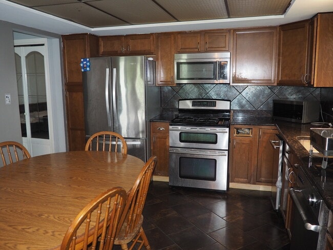 14531 Ravinia Ave in Orland Park, IL - Building Photo - Building Photo