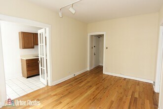 523 W Melrose St, Unit A02C in Chicago, IL - Foto de edificio - Building Photo