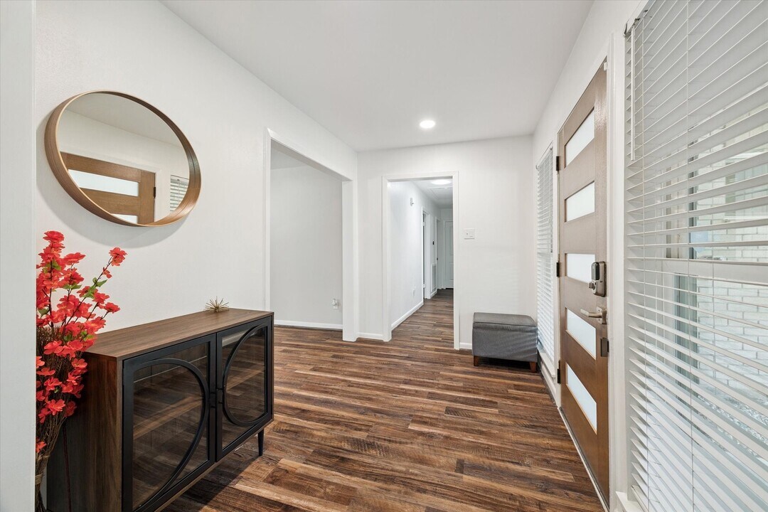 7822 Braesview Ln in Houston, TX - Building Photo