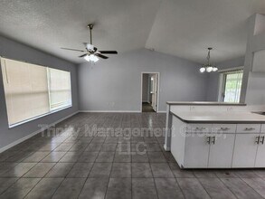 12095 Elgin Blvd in Spring Hill, FL - Building Photo - Building Photo