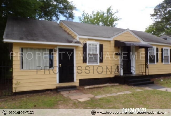 1925 Wingfield Cir in Jackson, MS - Building Photo - Building Photo