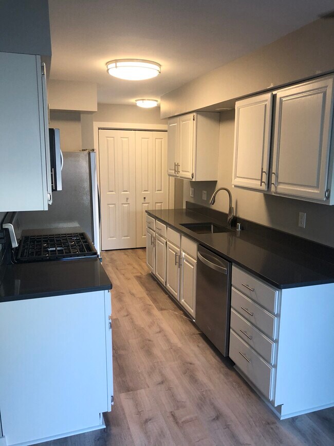 7114 Park Shores Ct Rentals in Middleton, WI