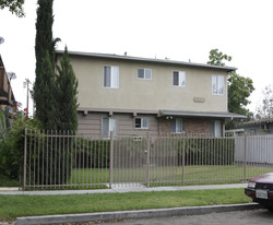 11331 Tiara St in North Hollywood, CA - Foto de edificio - Building Photo