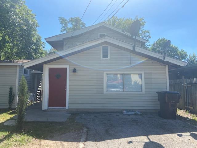 417 S Commerce St in Lockhart, TX - Building Photo - Building Photo