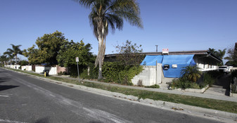 8861-8941 Pacific Ave Apartamentos