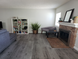 1466 Casa Vista Dr, Unit 6 in Pomona, CA - Building Photo