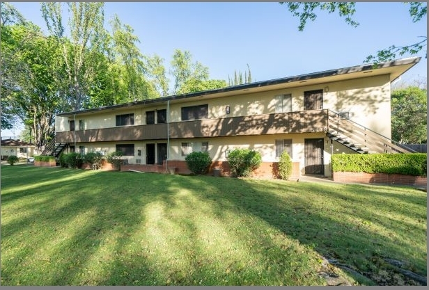 5478 Carlson Dr in Sacramento, CA - Foto de edificio - Building Photo