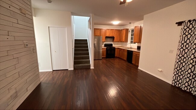 1096 Clover Dr in Minooka, IL - Building Photo - Building Photo