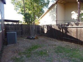 7974 Orchard Woods Cir in Sacramento, CA - Building Photo - Building Photo