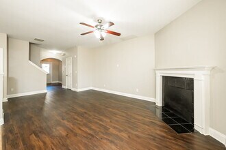 5331 Apple Grove Rd NE in Buford, GA - Foto de edificio - Building Photo