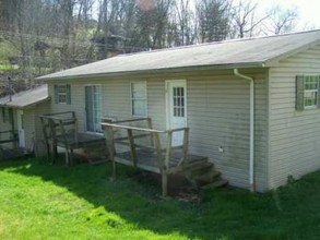 5300 May Cir in Cross Lanes, WV - Building Photo - Building Photo