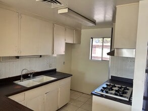 6125 E Indian School Rd, Unit 220 in Scottsdale, AZ - Foto de edificio - Building Photo