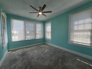 717 Broadway Avenue J in Galveston, TX - Building Photo - Building Photo