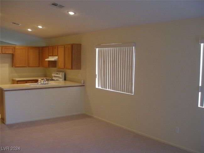 4556 Timaru Dr in Las Vegas, NV - Building Photo - Building Photo