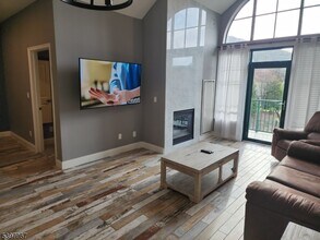 200 NJ-94 in Vernon, NJ - Foto de edificio - Building Photo