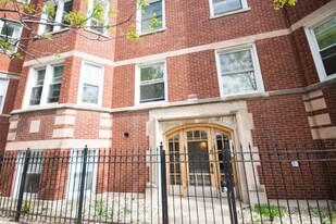 1730 W Foster Ave, Unit 3 in Chicago, IL - Building Photo
