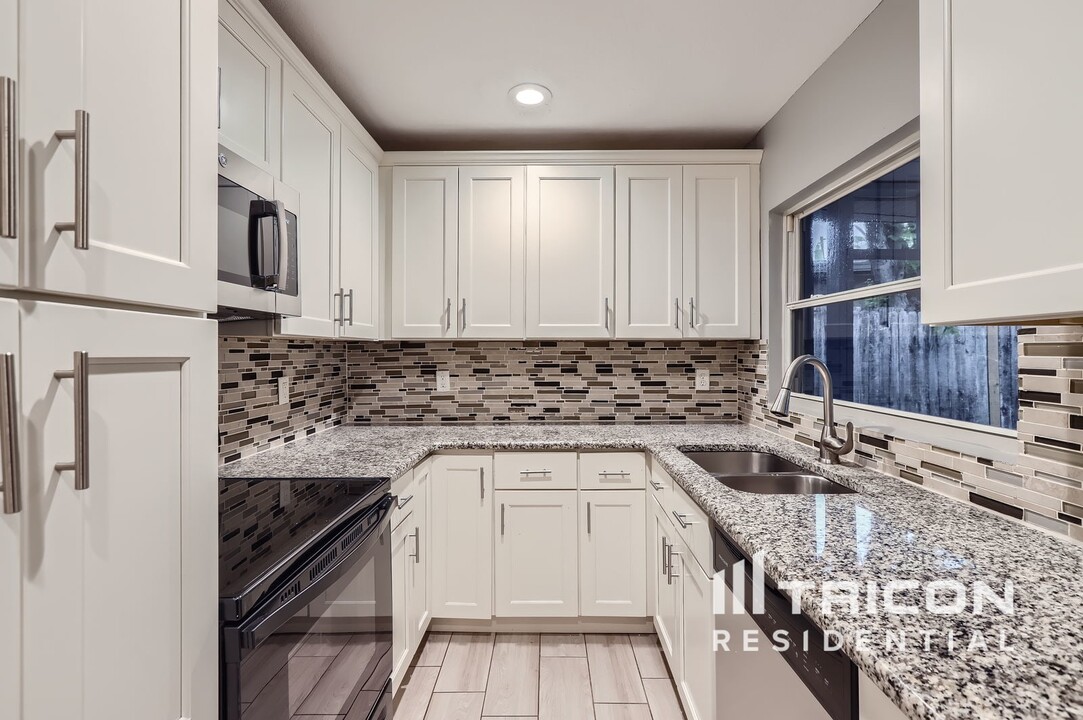 131 E Virginia Ln in Clearwater, FL - Building Photo
