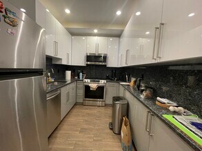 1616 Beacon St, Unit 1 in Brookline, MA - Building Photo - Building Photo