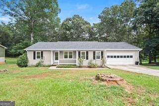property at 200 E Country Woods Dr