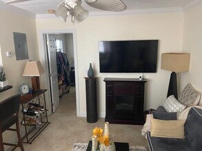 816 NE 17th Ave in Fort Lauderdale, FL - Building Photo - Building Photo