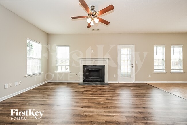 5439 Frontier Ct in Ellenwood, GA - Foto de edificio - Building Photo