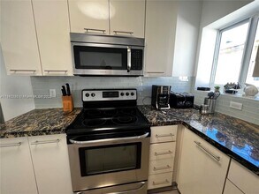 625 77th St in Miami Beach, FL - Building Photo - Building Photo