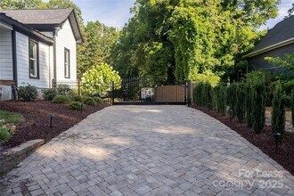 311 S Academy St in Mooresville, NC - Building Photo - Building Photo