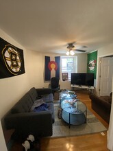 28 Fleet St, Unit 3 in Boston, MA - Foto de edificio - Building Photo
