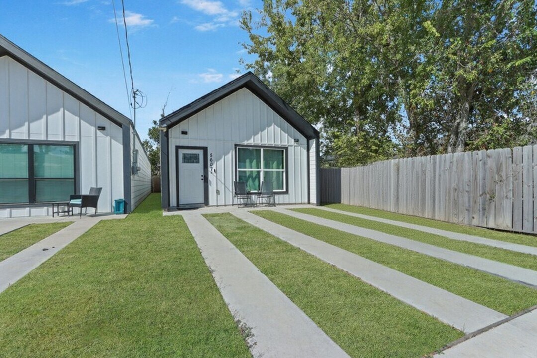 5607 Bacher St in Houston, TX - Building Photo