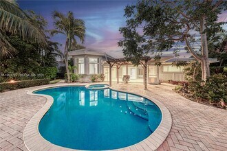 2801 Coral Shores Dr in Fort Lauderdale, FL - Building Photo - Building Photo