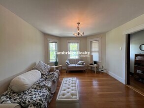 46 Lincoln Pky, Unit 2 in Somerville, MA - Building Photo - Building Photo