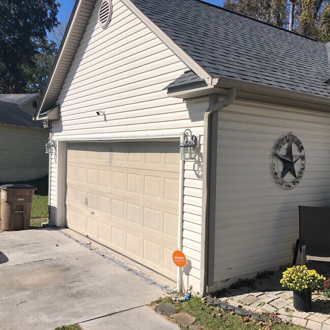 206 Hayden Pl in Jacksonville, NC - Building Photo - Building Photo