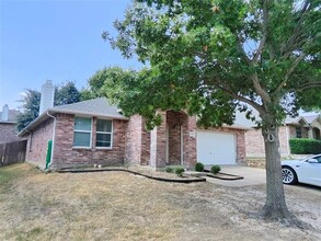 13179 Michelle Dr in Frisco, TX - Foto de edificio - Building Photo
