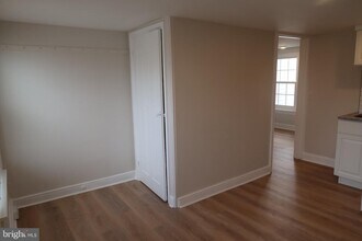 816 Doe Run Rd in Coatesville, PA - Building Photo - Building Photo