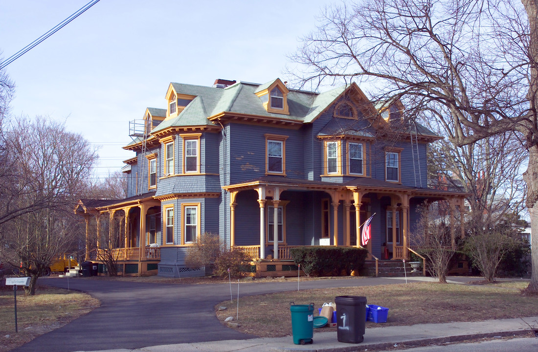 46 Harrison Ave in Taunton, MA - Building Photo