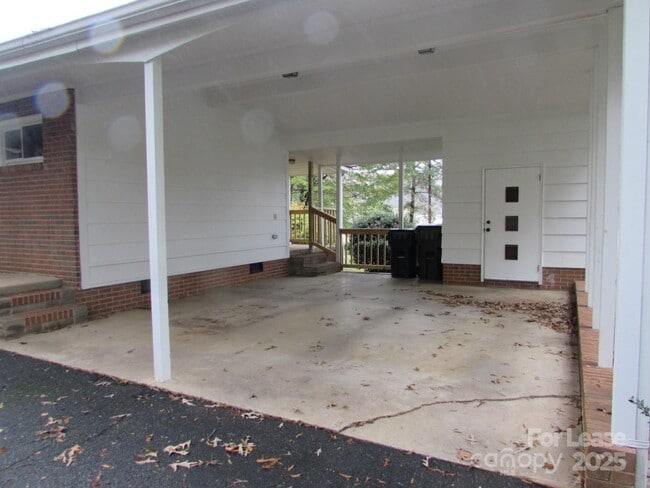 9517 Westmoreland Rd in Cornelius, NC - Building Photo - Building Photo