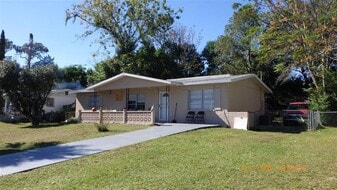 22 N Lincoln Ave in Beverly Hills, FL - Building Photo