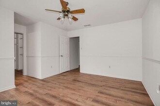 305 Sequoia Dr in Newtown, PA - Building Photo - Building Photo