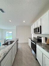 8215 Claw Glades Lp in Wesley Chapel, FL - Building Photo - Building Photo