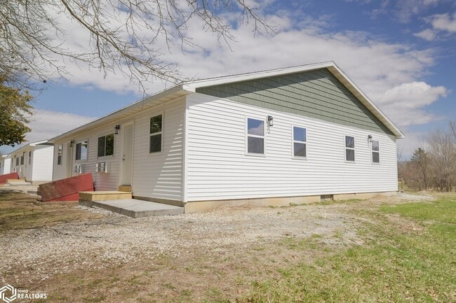 10994 115th Ave in Burlington, IA - Building Photo - Building Photo