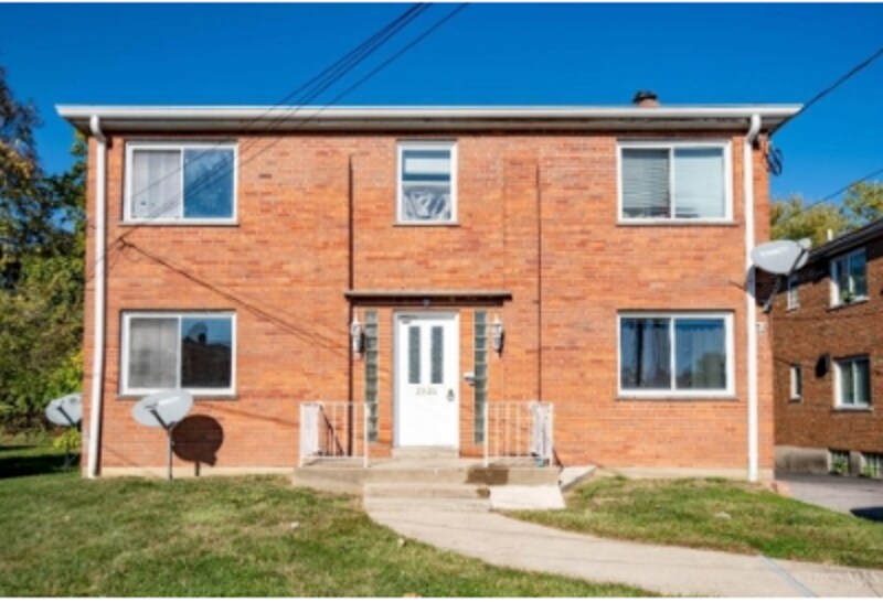 3926 E Gatewood Ln in Cincinnati, OH - Building Photo