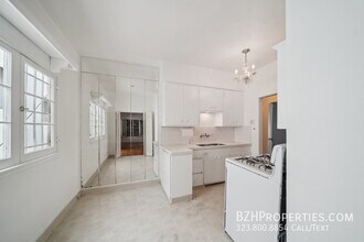 139 S Elm Dr in Beverly Hills, CA - Building Photo - Building Photo
