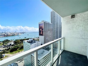 253 NE 2nd St, Unit 2409 in Miami, FL - Building Photo - Building Photo