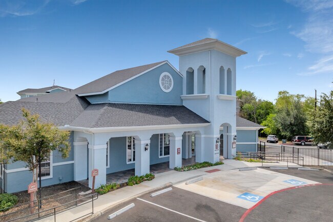 Costa Almadena in San Antonio, TX - Foto de edificio - Building Photo