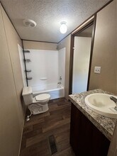 10 S Walnut Lake Dr in Huntsville, TX - Foto de edificio - Building Photo