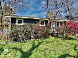 3975 Hilltop Rd SE in Bessemer, AL - Building Photo