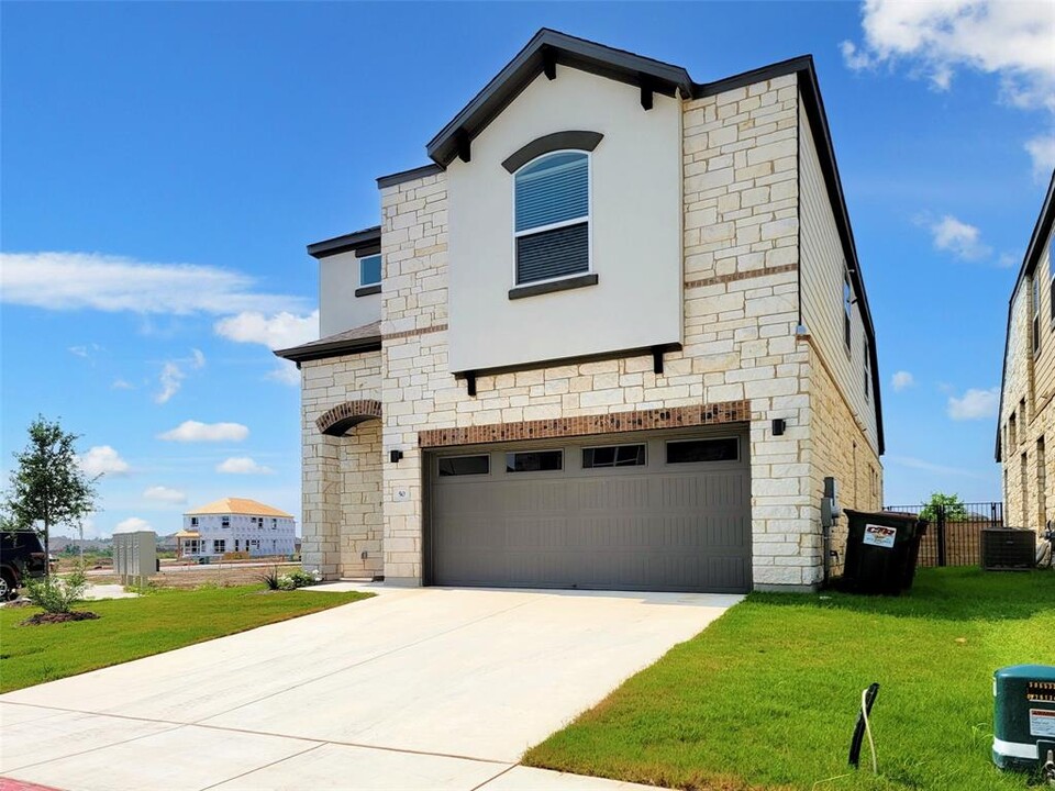 1531 N Red Bud Ln in Round Rock, TX - Building Photo